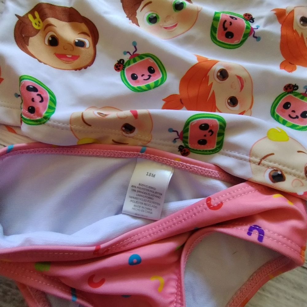 Swimsuit - Picture 3 of 5